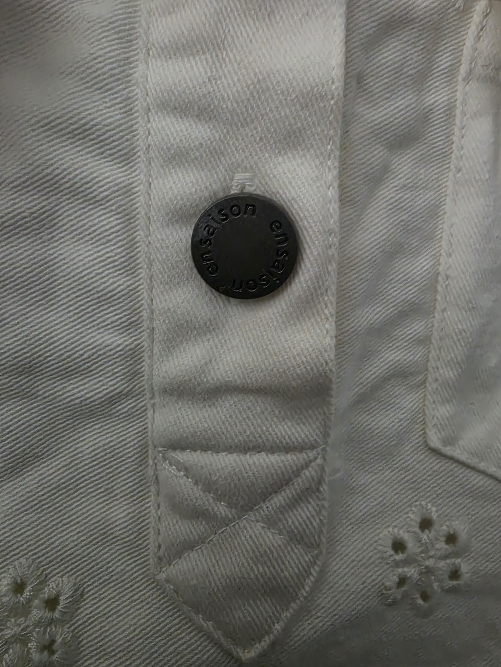 En Saison White Eyelet Button-Front Shift Dress - Picture 6 of 7
